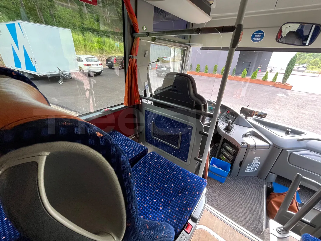 Setra S415 S415 H/ Euro 6 - 265 Kw - 12,260 Mt - power outlets detail