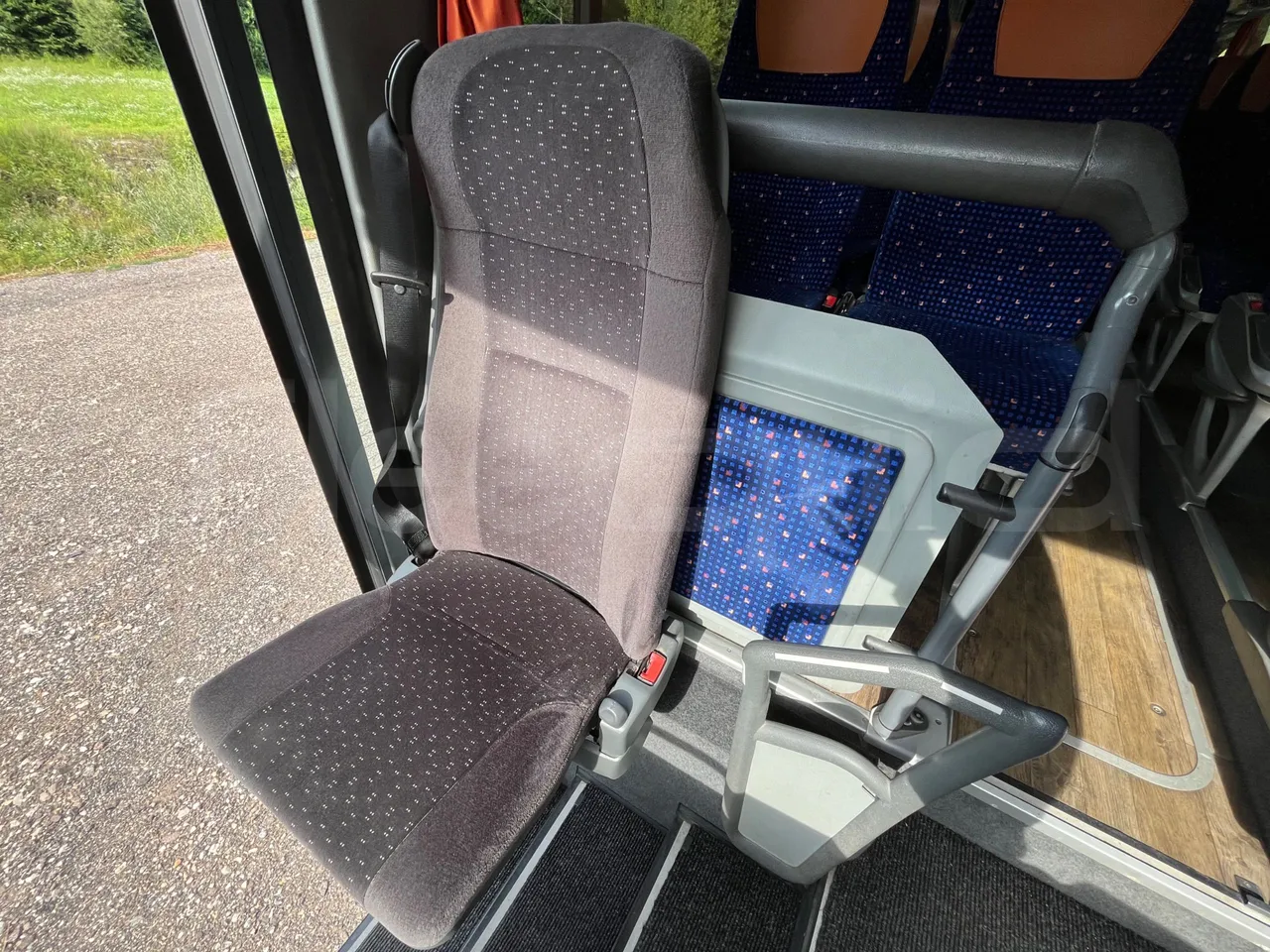 Setra S415 S415 H/ Euro 6 - 265 Kw - 12,260 Mt - hostess seat photo