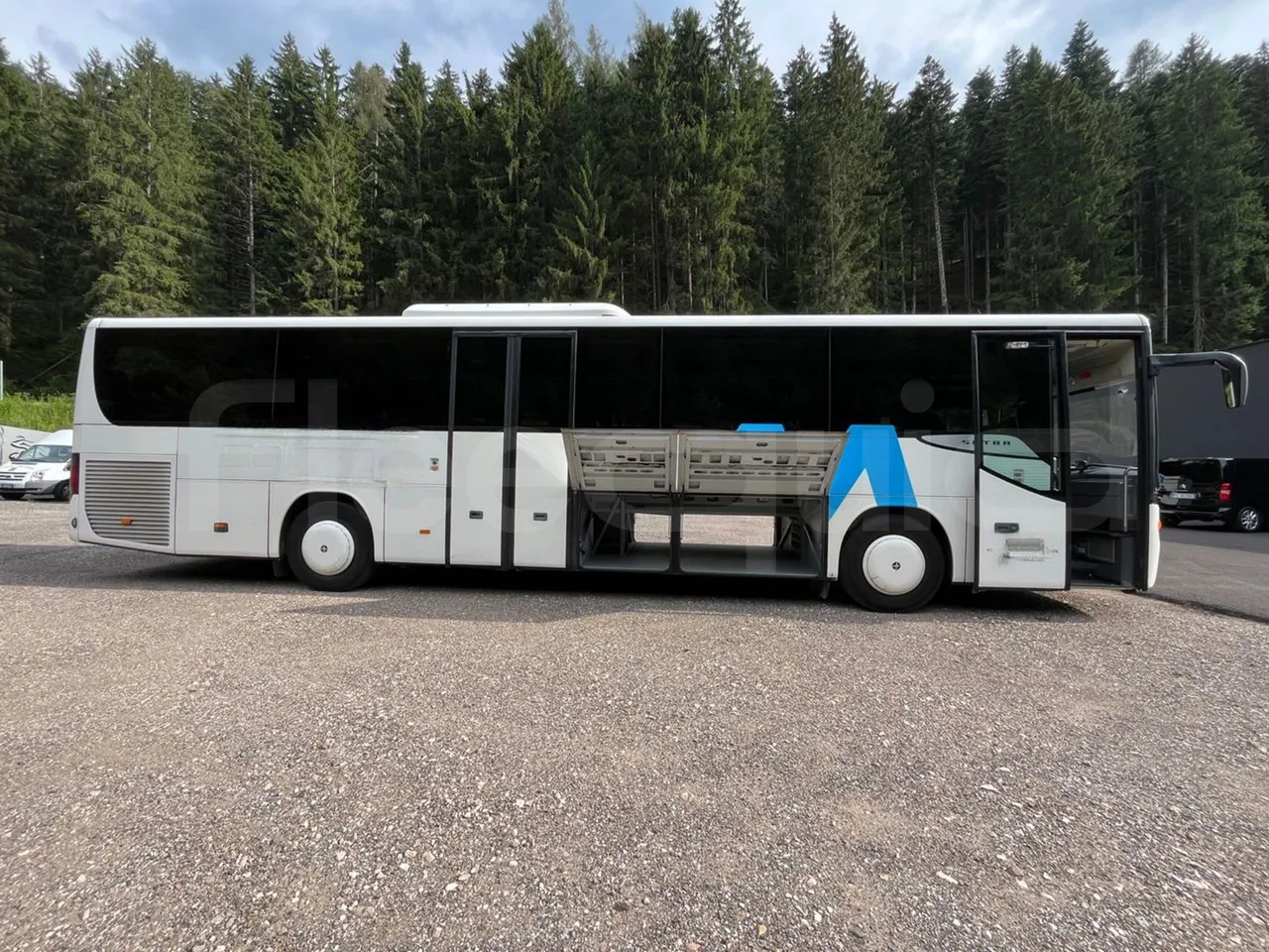 Setra S415 S415 H/ Euro 6 - 265 Kw - 12,260 Mt - right side doors open