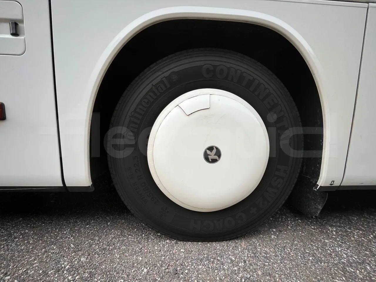 Setra S415 S415 H/ Euro 6 - 265 Kw - 12,260 Mt - front left tire measurements