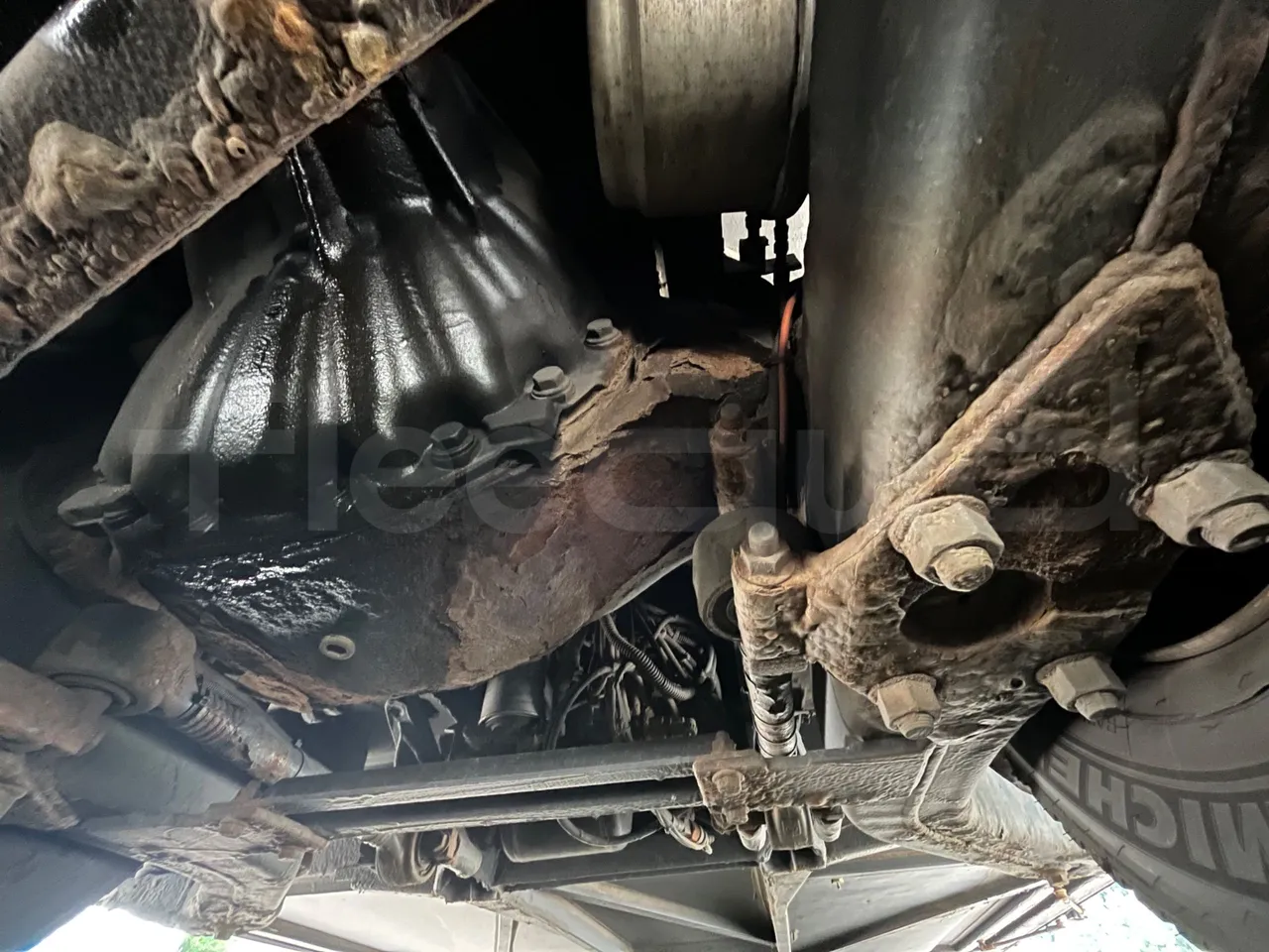 Setra S415 S415 H/ Euro 6 - 265 Kw - 12,260 Mt - central undercarriage photo