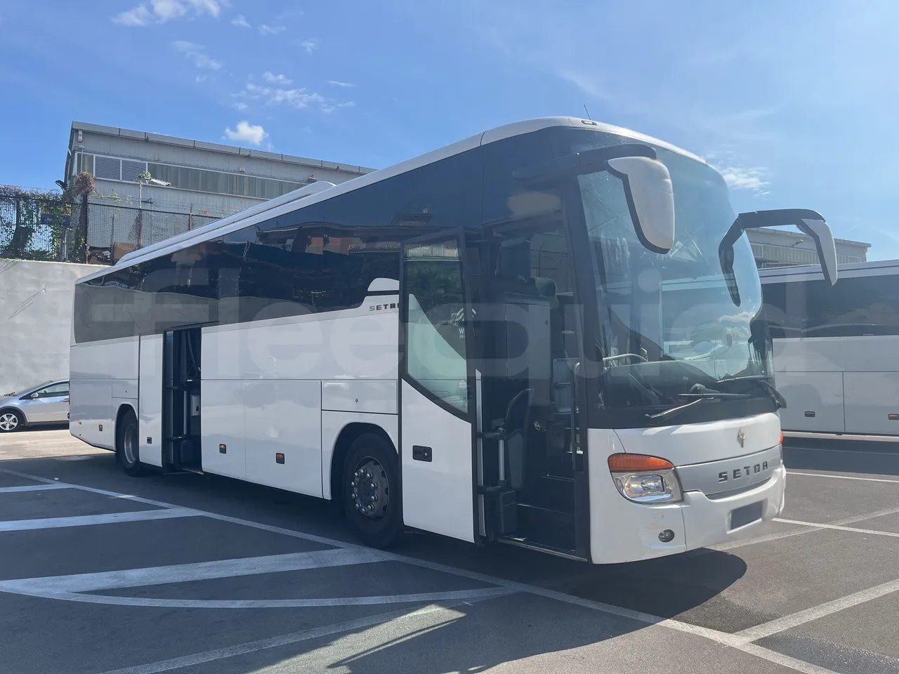 Setra S415 - 3/4 Front Right Side Doors Open