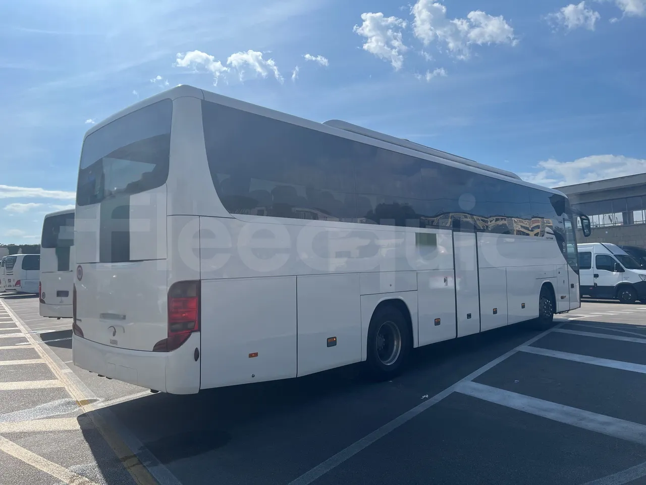 Setra S415 - 3/4 Rear Right Side