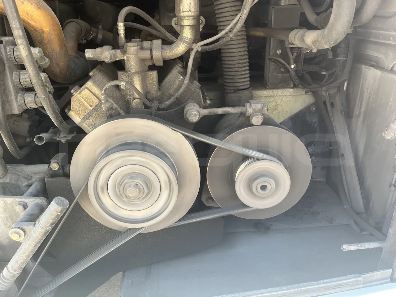 Setra S415 - Air Conditioning Compressor