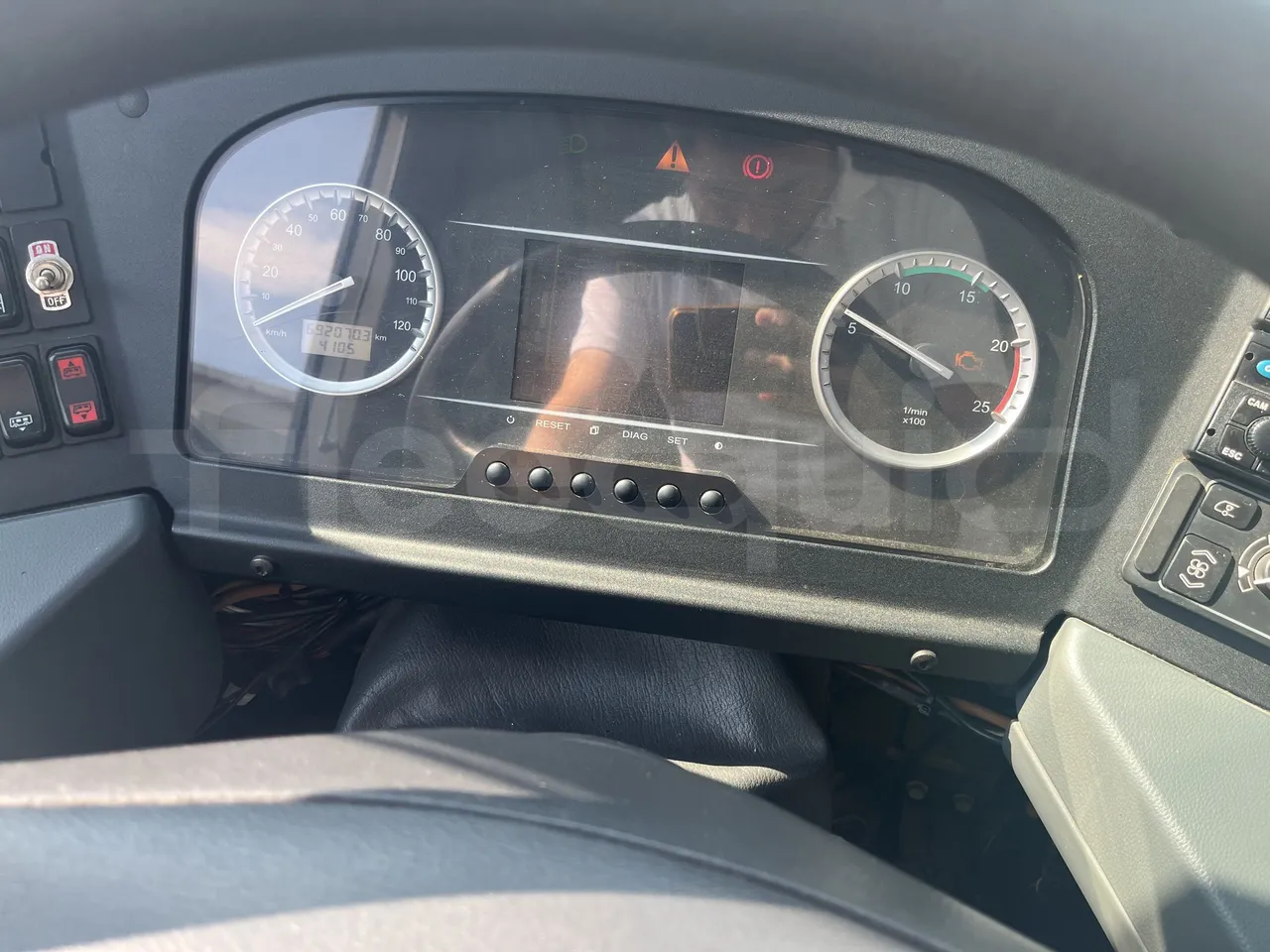 Setra S415 - Dashboard Engine On