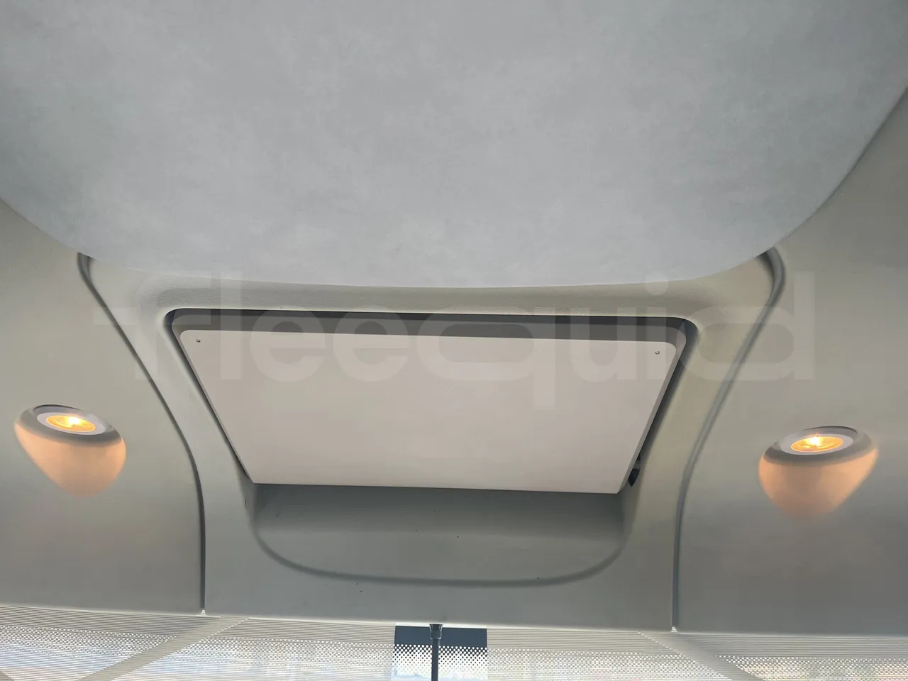 Setra S415 - Monitor