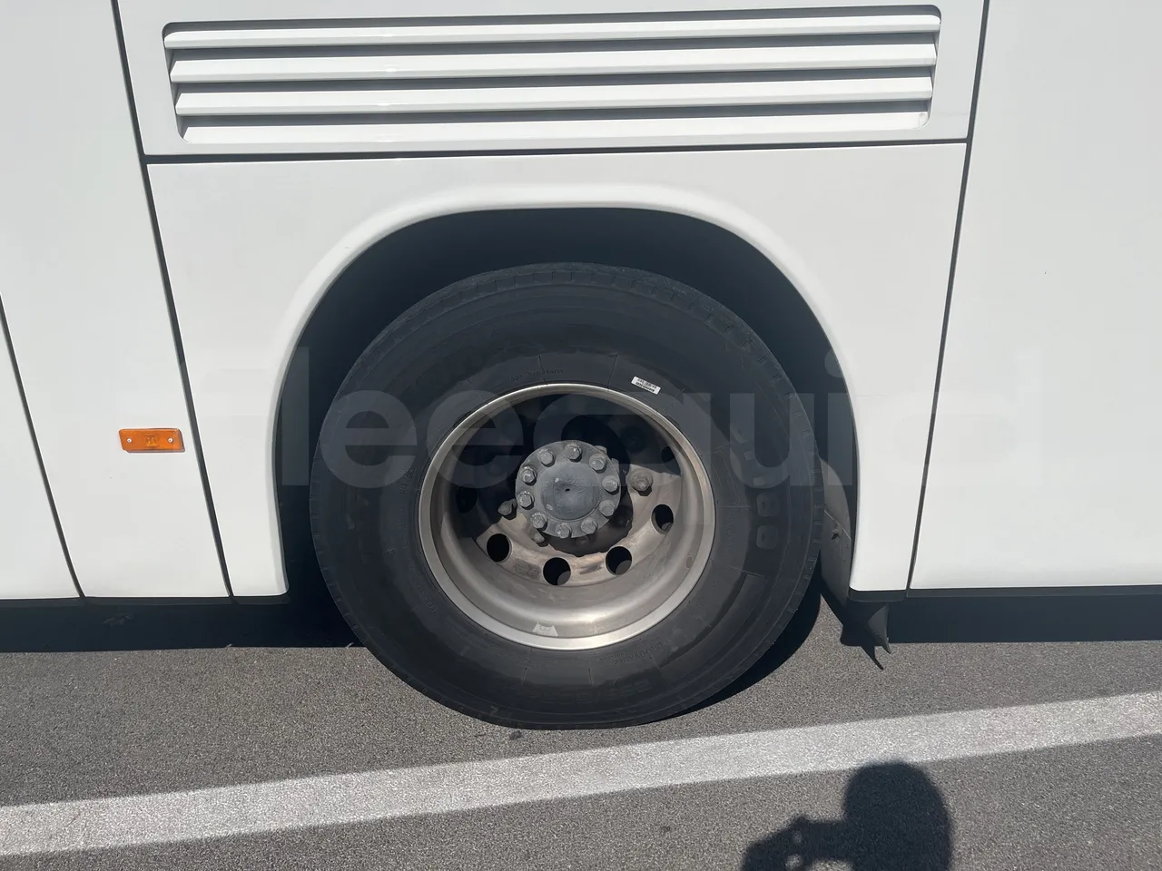 Setra S415 - Second Axle Left Side: Complete Wheel