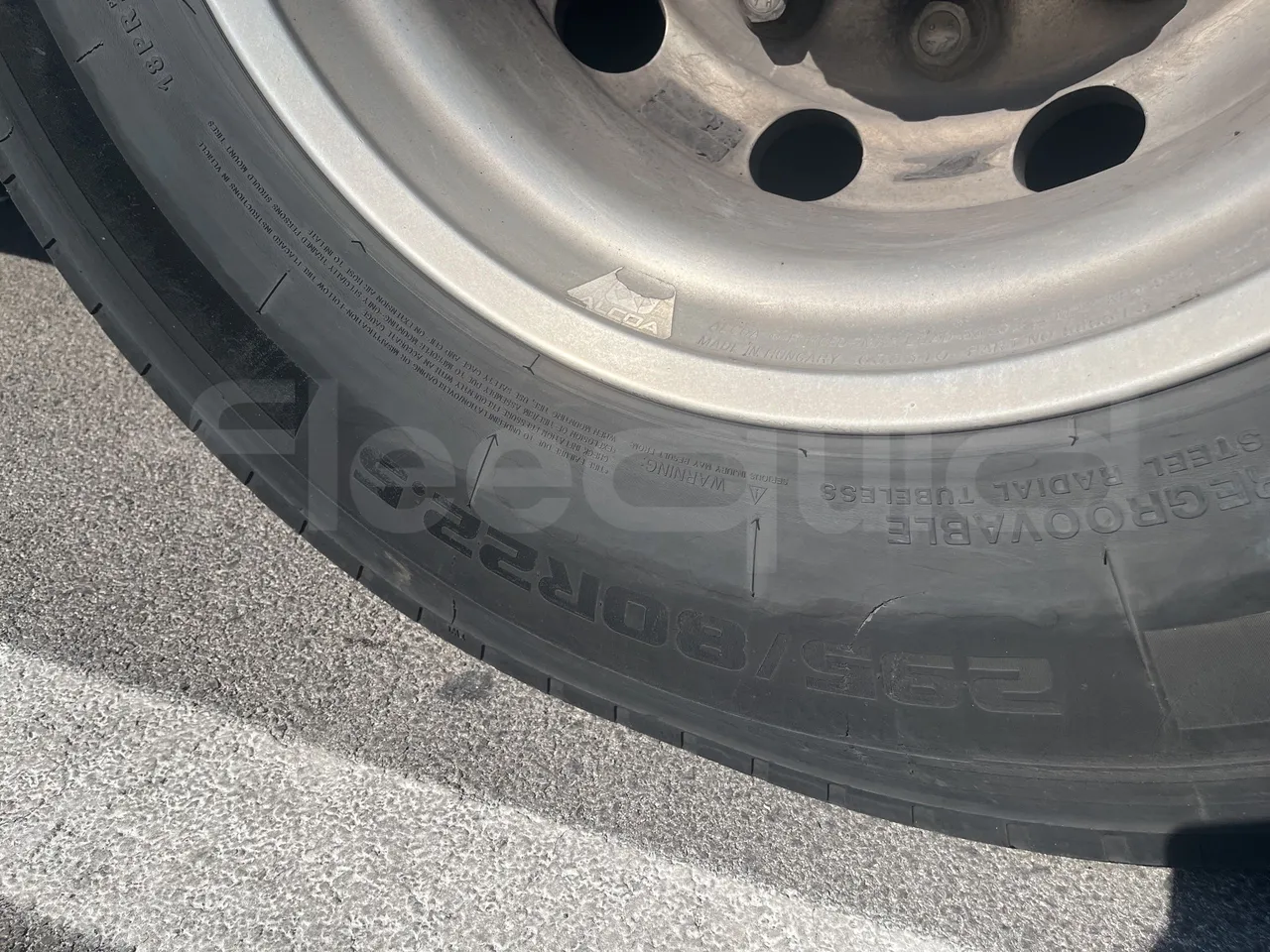 Setra S415 - Second Axle Left Side: Tyre Size