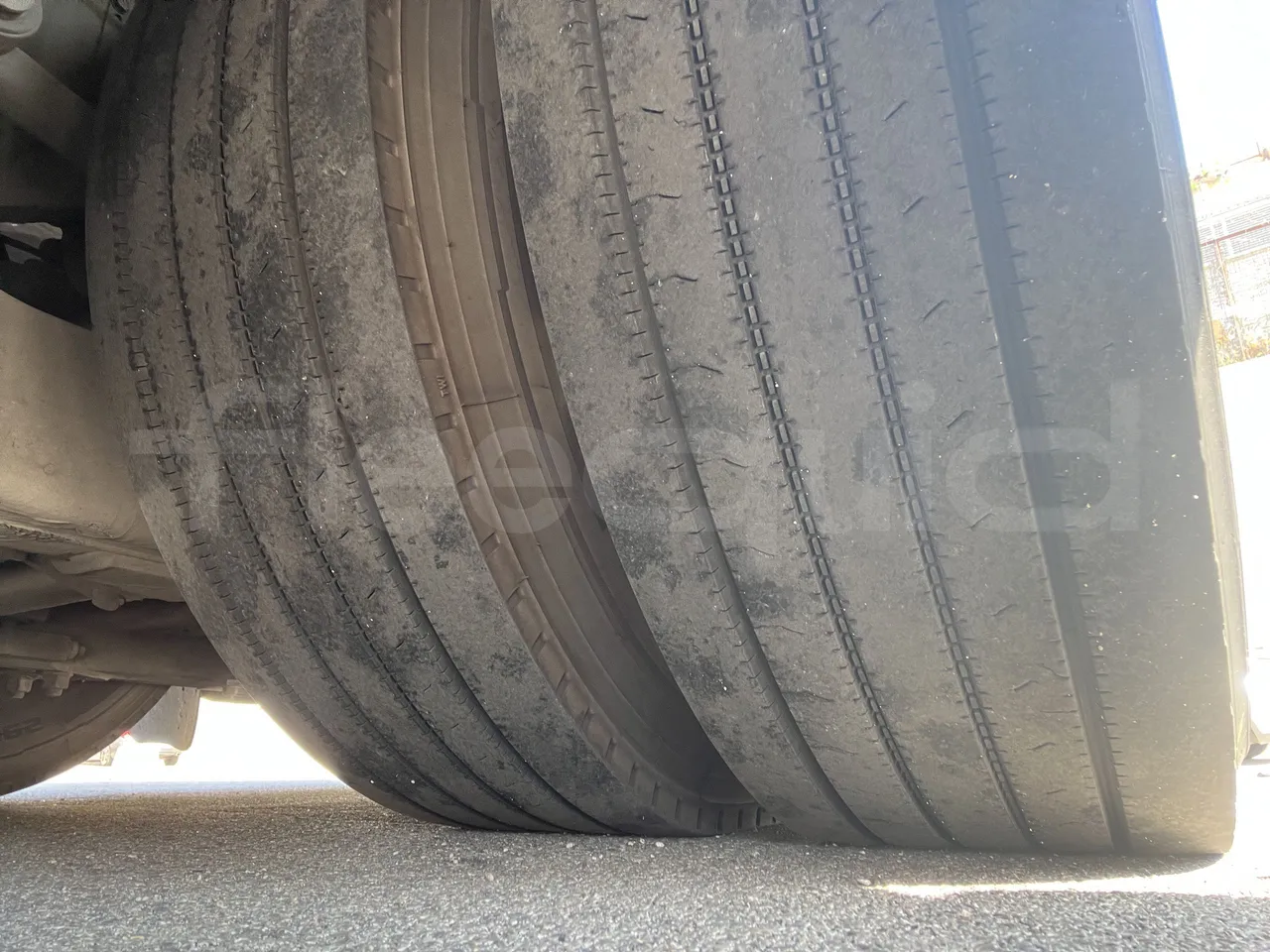Setra S415 - Second Axle Left Side: Tyre Tread