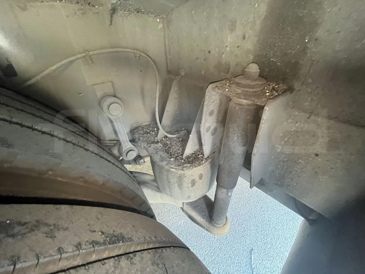 Setra S415 - Second Axle First Shock Absorbers Left Side