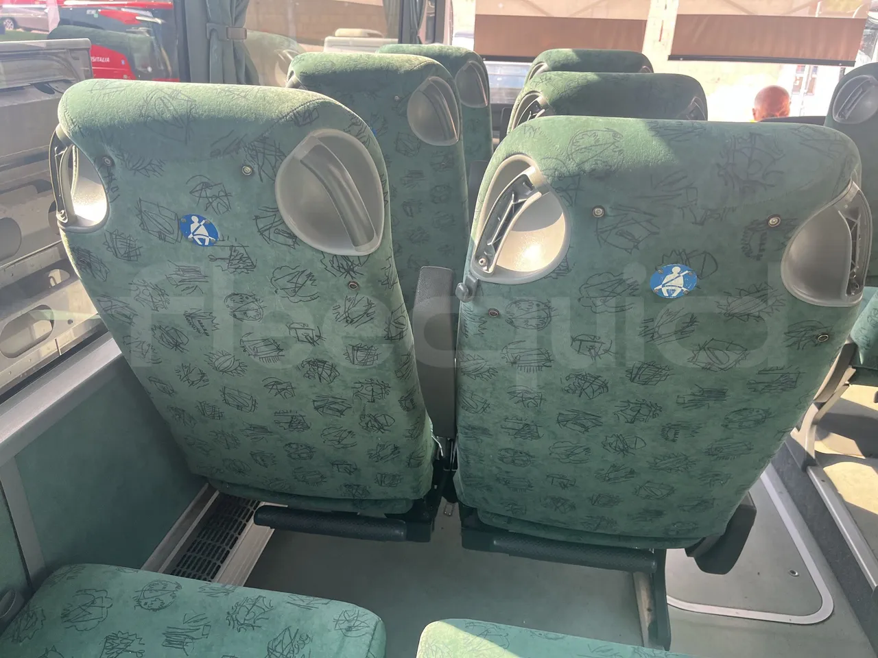 Setra S415 - Table