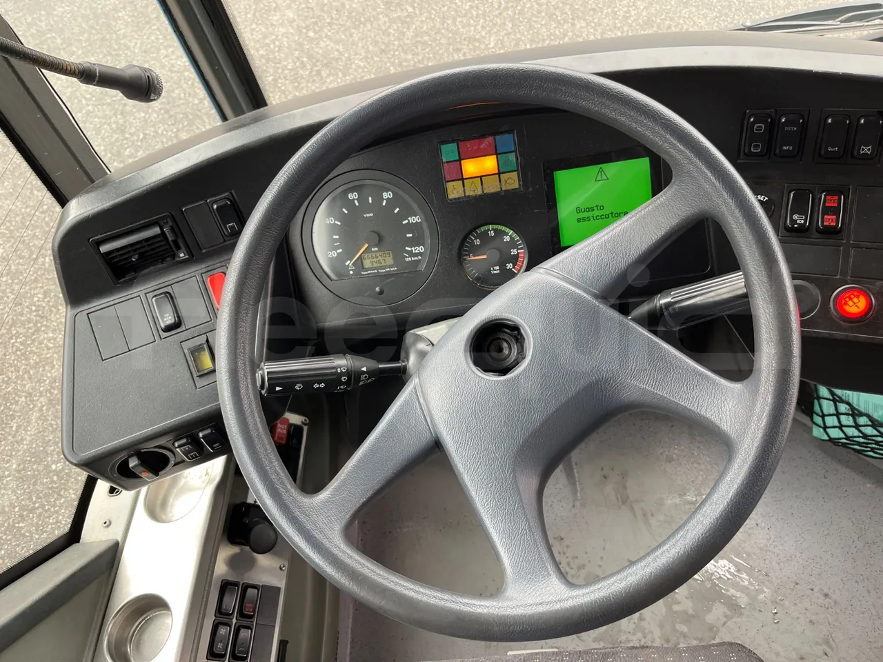 Mercedes-Benz Citaro O 530/2PCL2E4 - Euro 4 - 210 kW - 11,950 mt - steering wheel photo