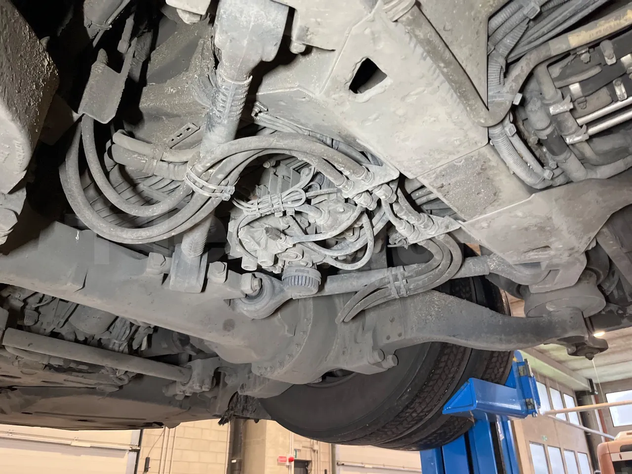 Mercedes-Benz Citaro O 530/2PCL2E4 - Euro 4 - 210 kW - 11,950 mt - axle 3 left side