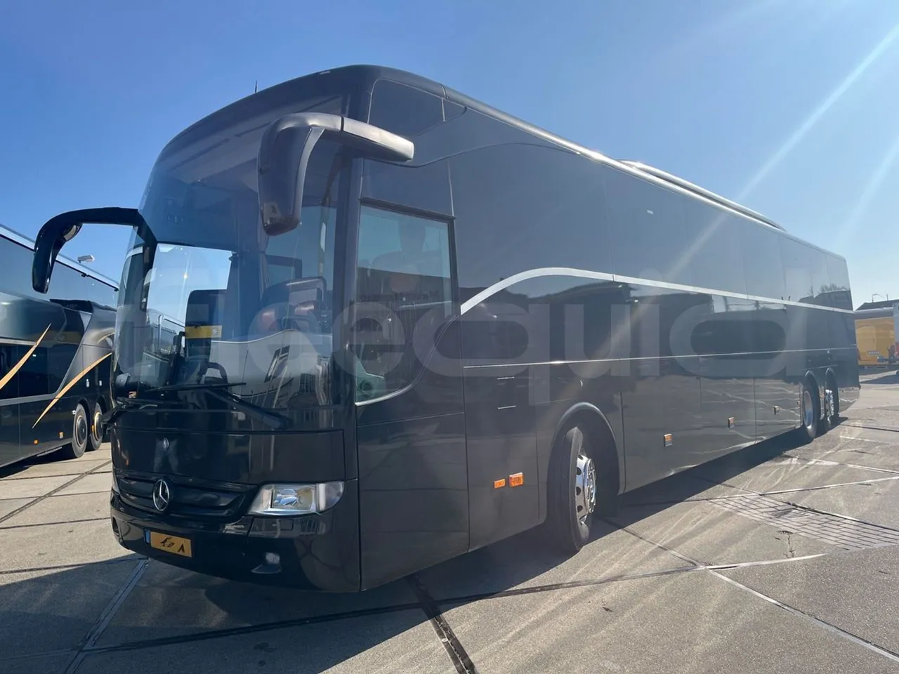 Mercedes-Benz Tourismo RHD L - Euro6 - 315kW - 13.990mt - 3/4 front left