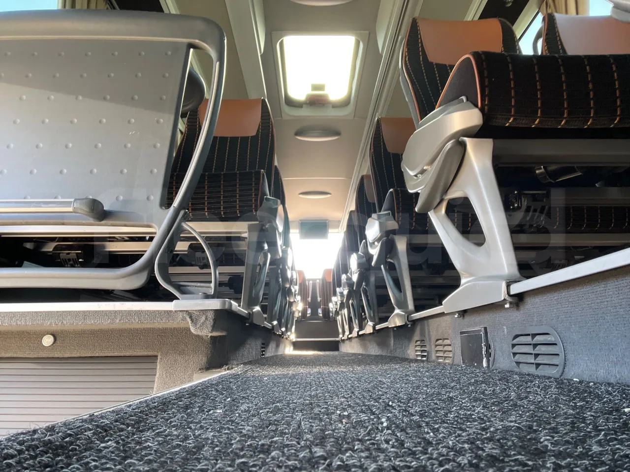 Mercedes-Benz Tourismo RHD L - Euro6 - 315kW - 13.990mt - camera accessories photo