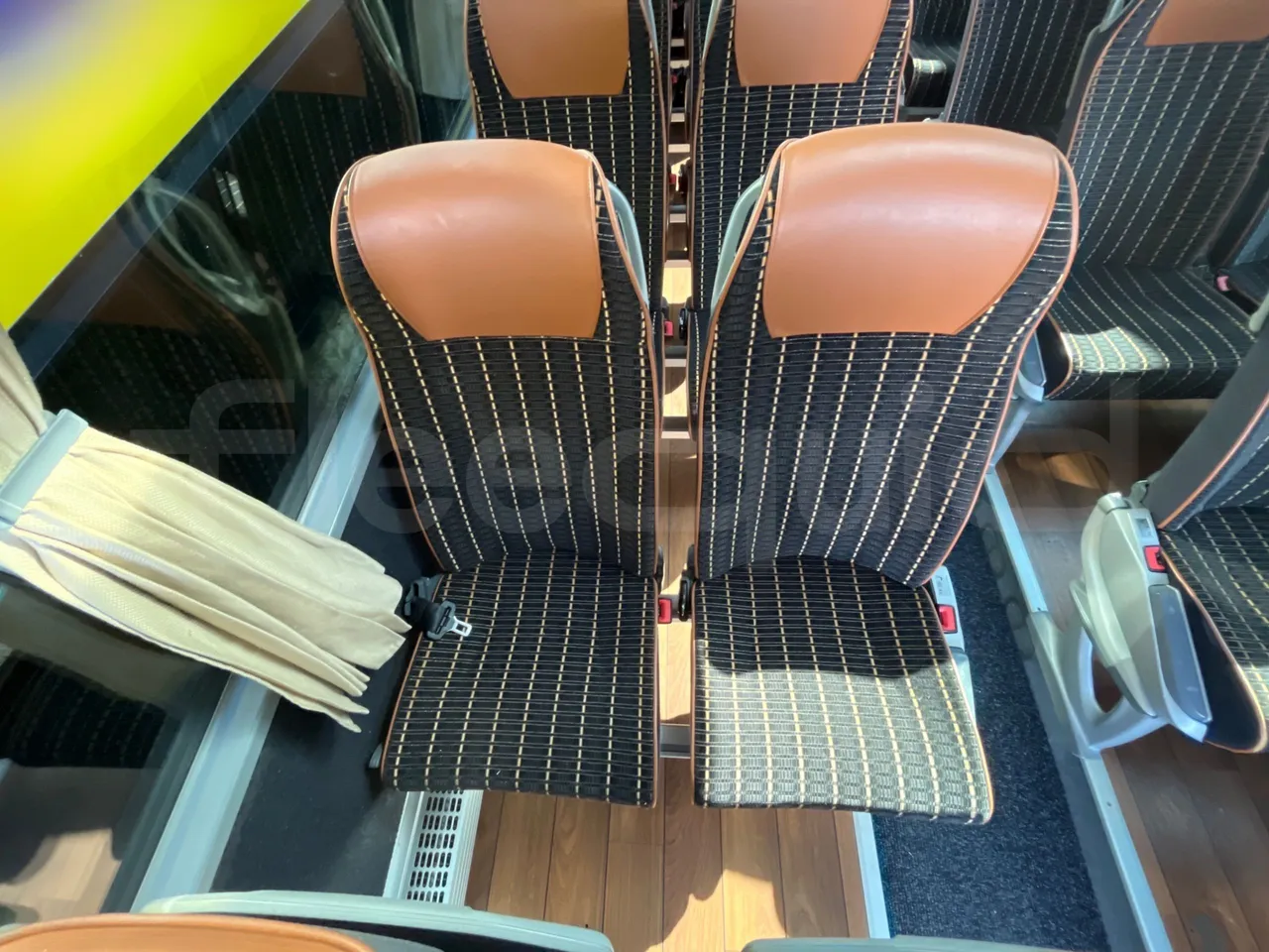 Mercedes-Benz Tourismo RHD L - Euro6 - 315kW - 13.990mt - single seat detail