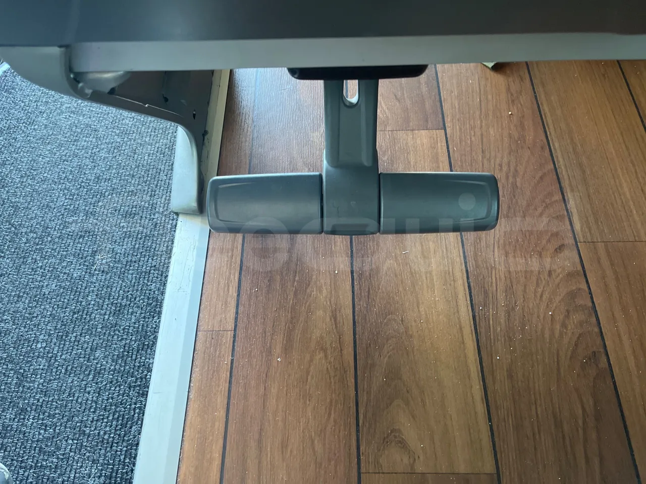 Mercedes-Benz Tourismo RHD L - Euro6 - 315kW - 13.990mt - footrest detail photo