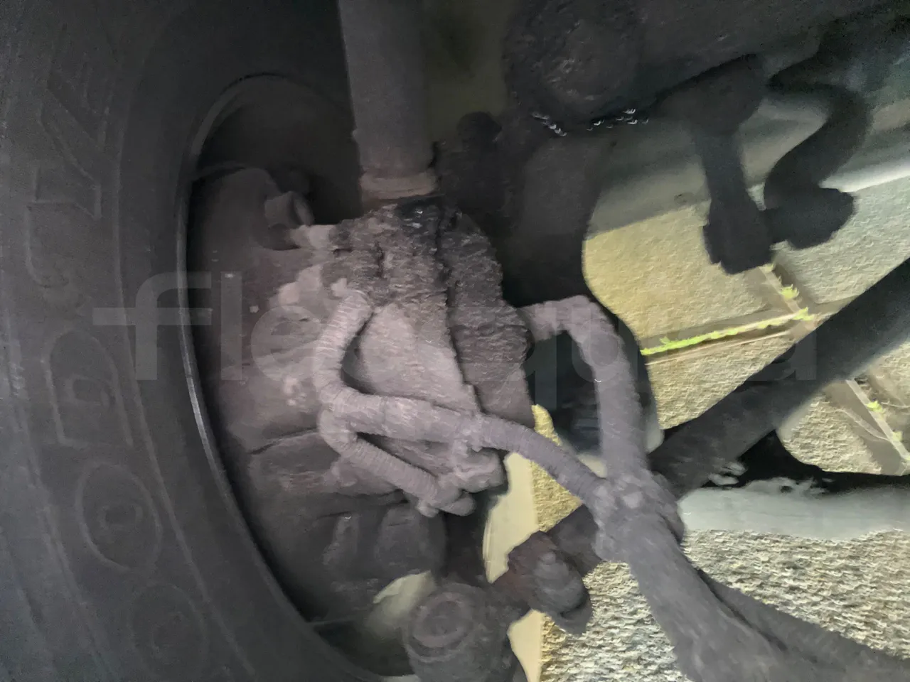 Mercedes-Benz Tourismo RHD L - Euro6 - 315kW - 13.990mt - front brake calipers right