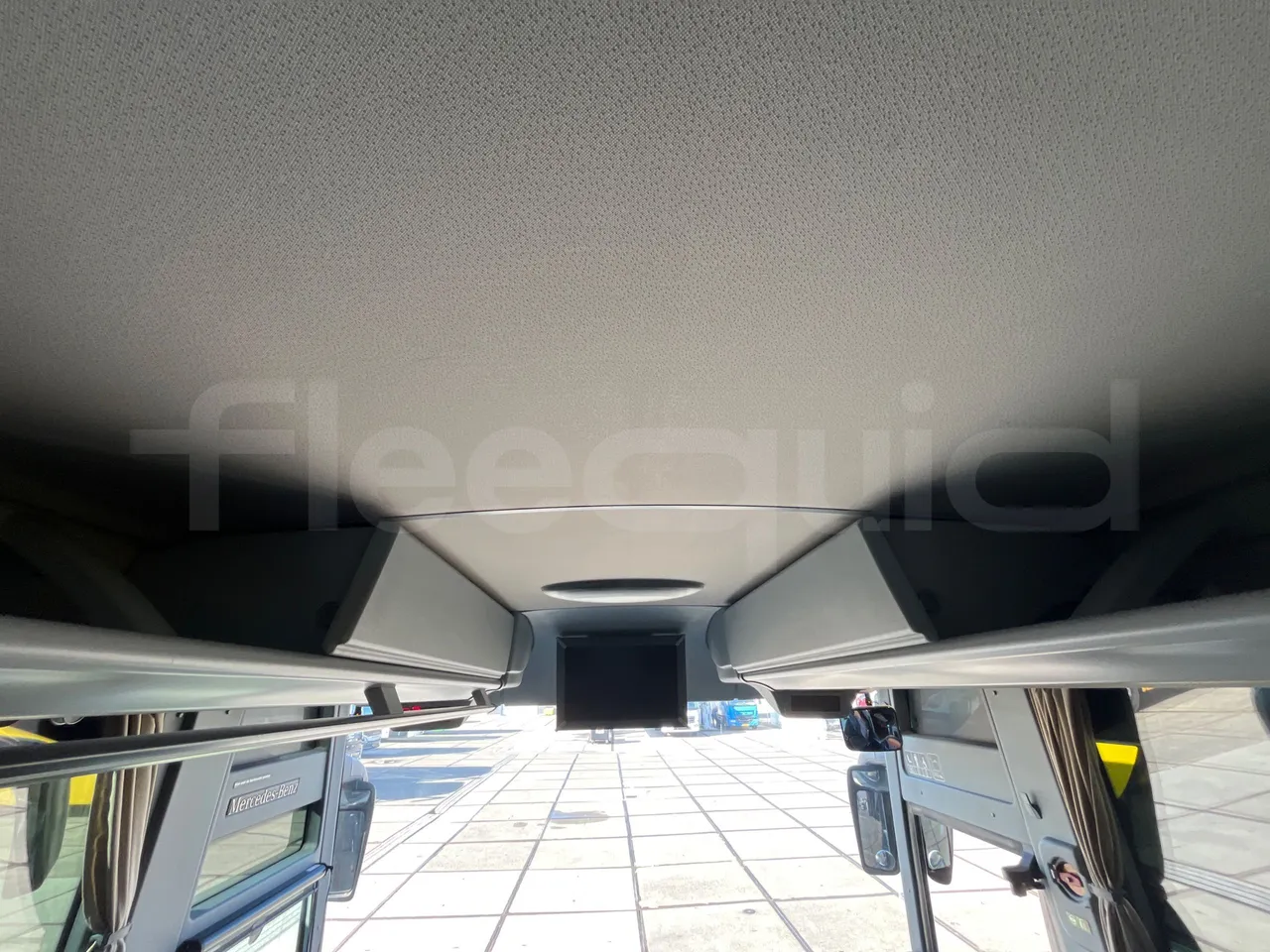 Mercedes-Benz Tourismo RHD L - Euro6 - 315kW - 13.990mt - roof hatch 3