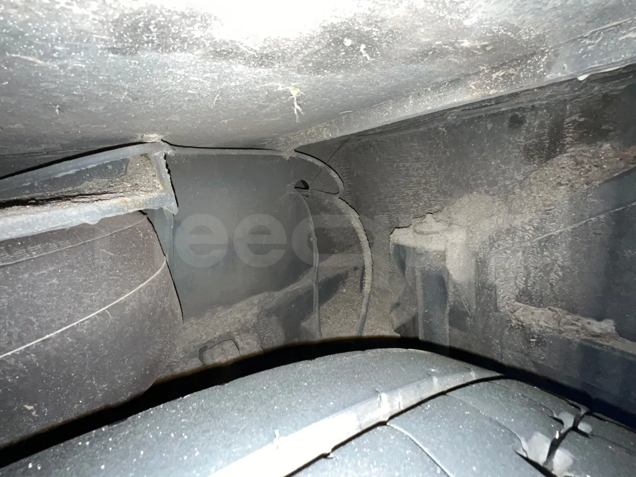 Mercedes-Benz Tourismo RHD L - Euro6 - 315kW - 13.990mt - axle 3 air springs 2 right