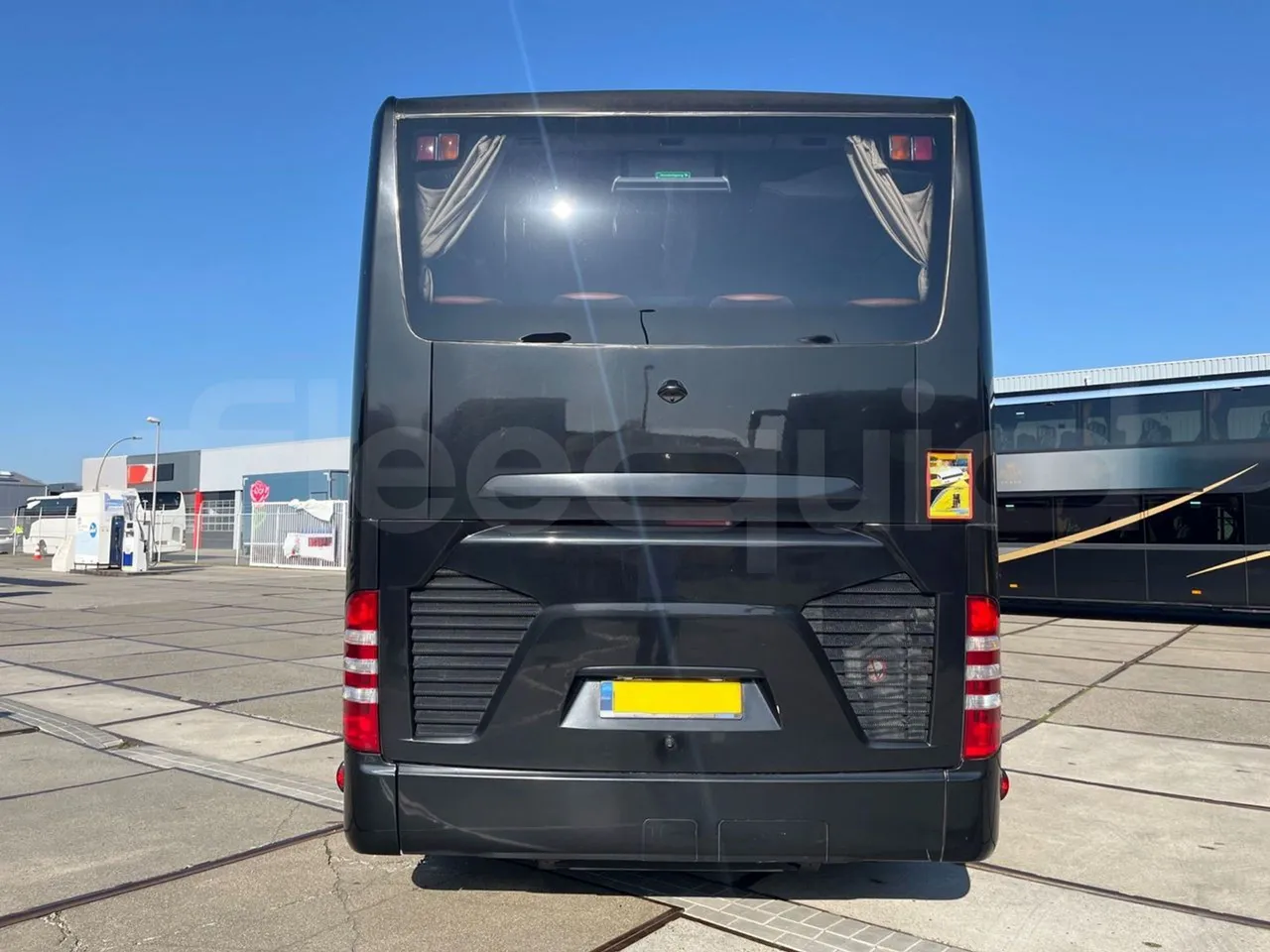 Mercedes-Benz Tourismo RHD L - Euro6 - 315kW - 13.990mt - rear hatch closed