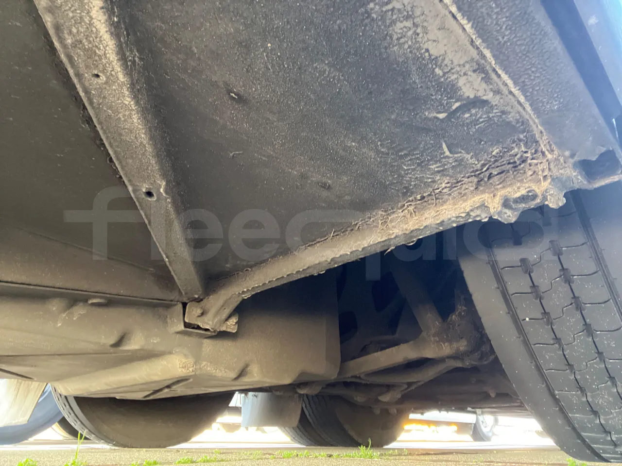 Mercedes-Benz Tourismo RHD L - Euro6 - 315kW - 13.990mt - axel 3 shock absorbers 1 right