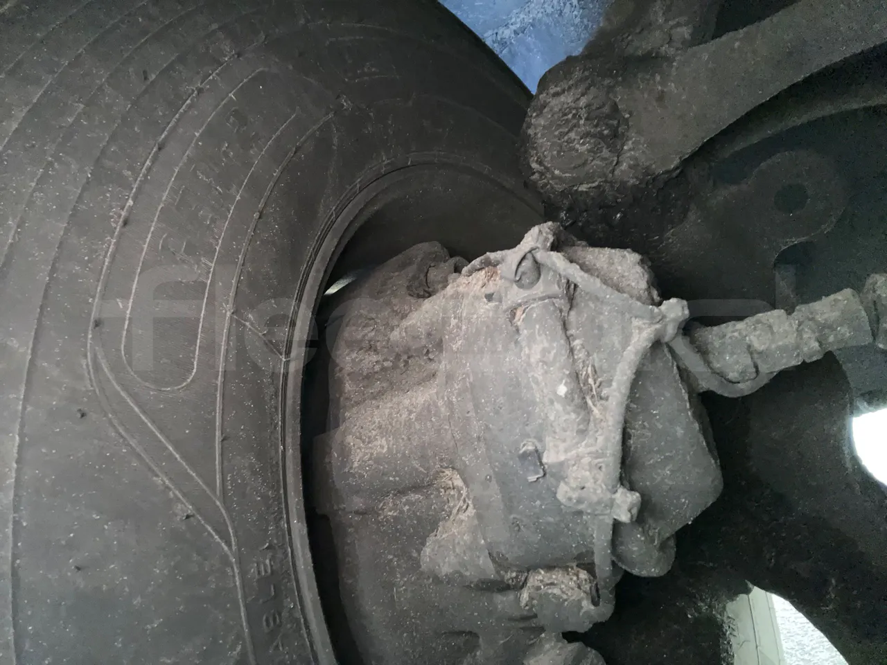 Mercedes-Benz Tourismo RHD L - Euro6 - 315kW - 13.990mt - axel 3 shock absorbers 2 right