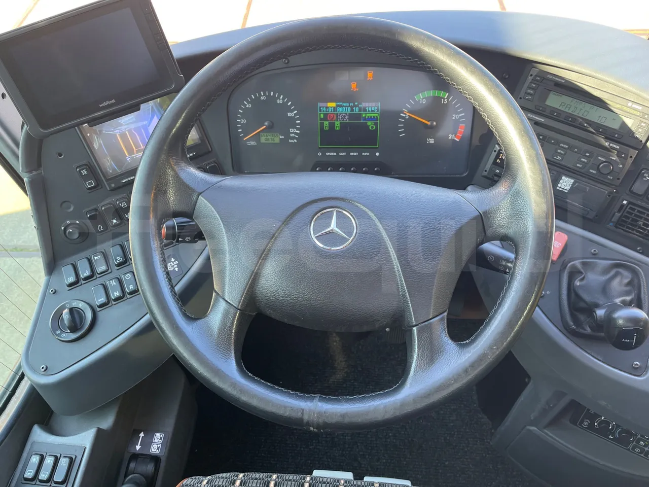 Mercedes-Benz Tourismo RHD L - Euro6 - 315kW - 13.990mt - steering wheel photo