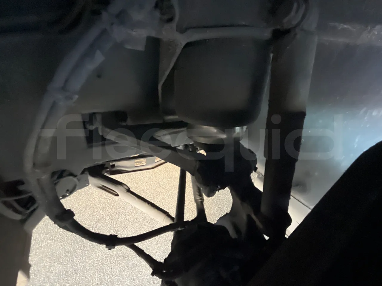 Mercedes-Benz Tourismo RHD L - Euro6 - 315kW - 13.990mt - central undercarriage photo