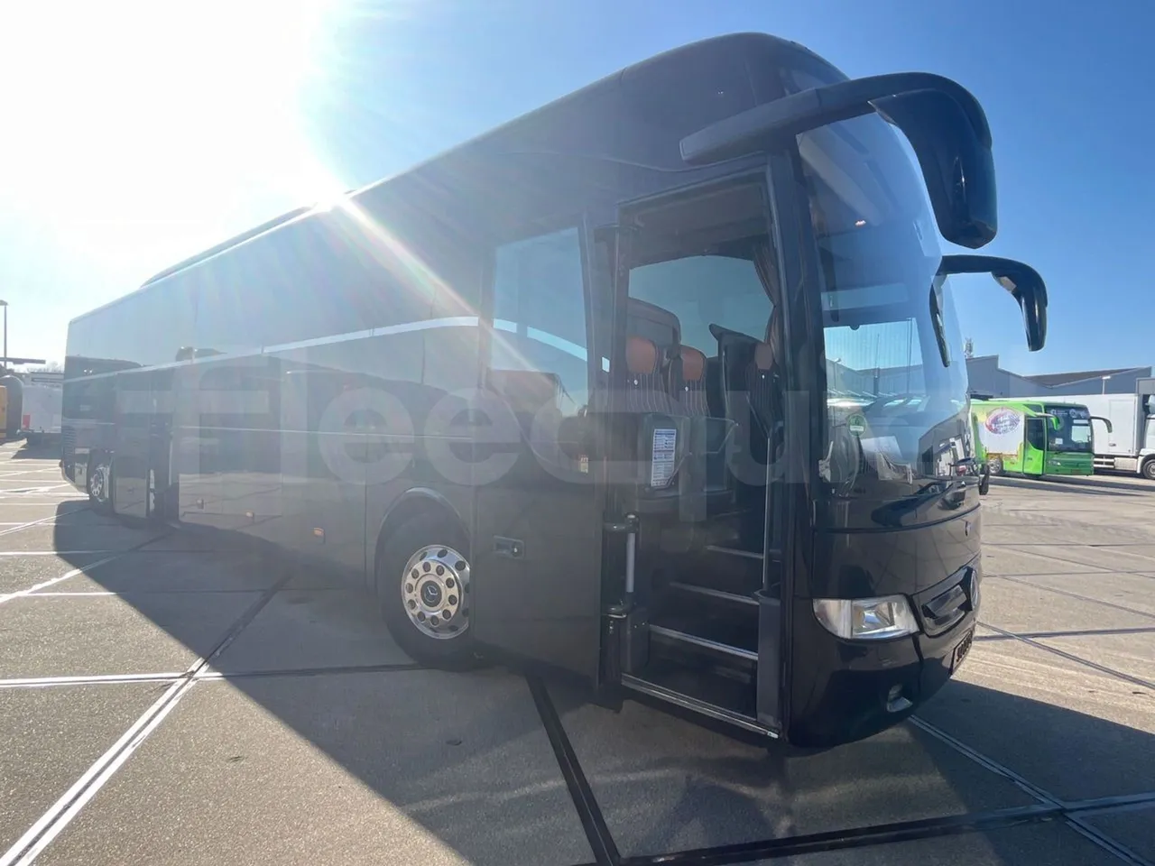 Mercedes-Benz Tourismo RHD L - Euro6 - 315kW - 13.990mt - turntable external (18m)