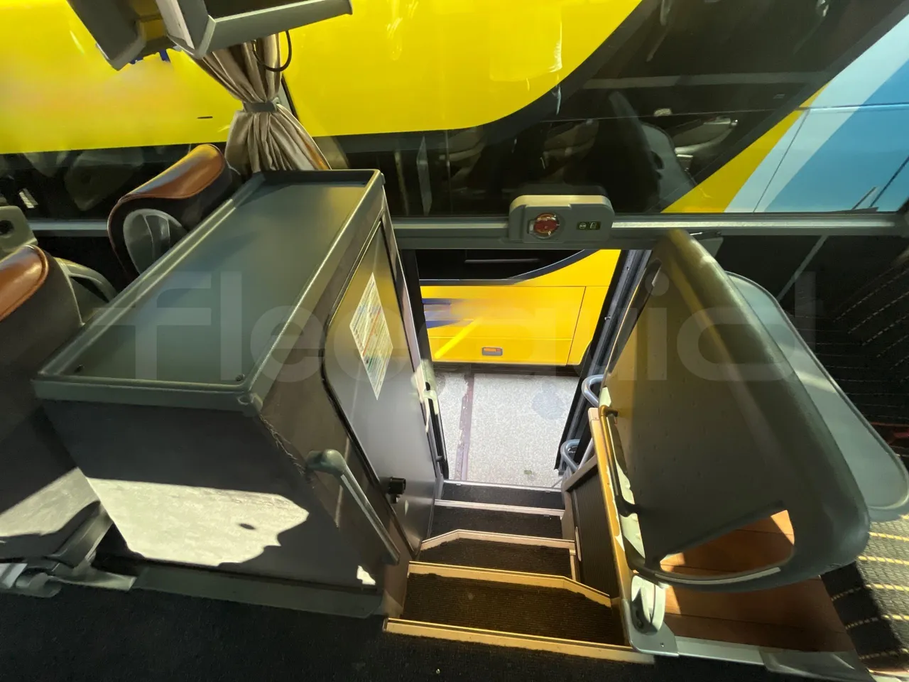 Mercedes-Benz Tourismo RHD L - Euro6 - 315kW - 13.990mt - turntable internal (18m)