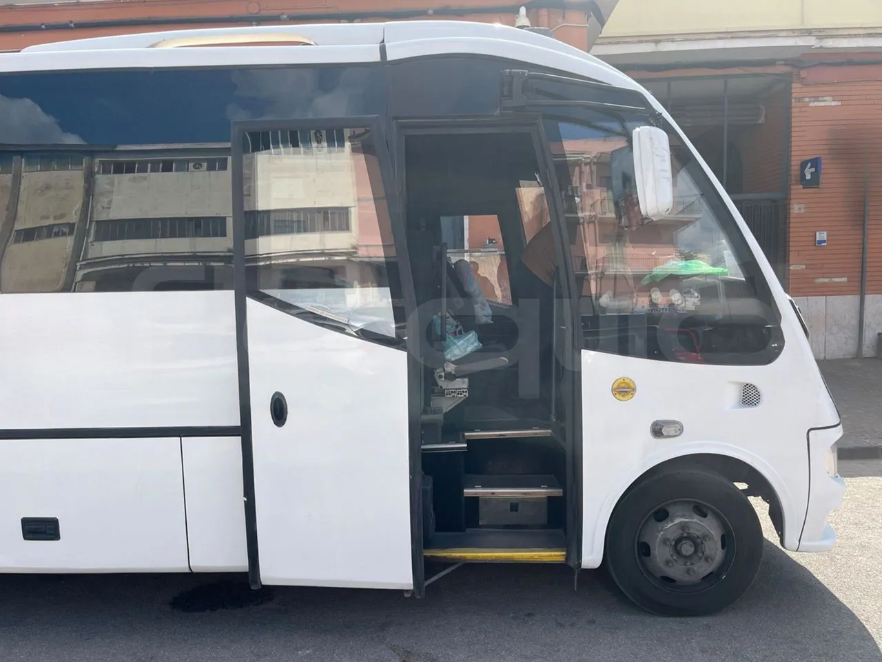 Mercedes-Benz 818 Sitcar - EUR5 - 130kW - 7.660m - front door 1 open