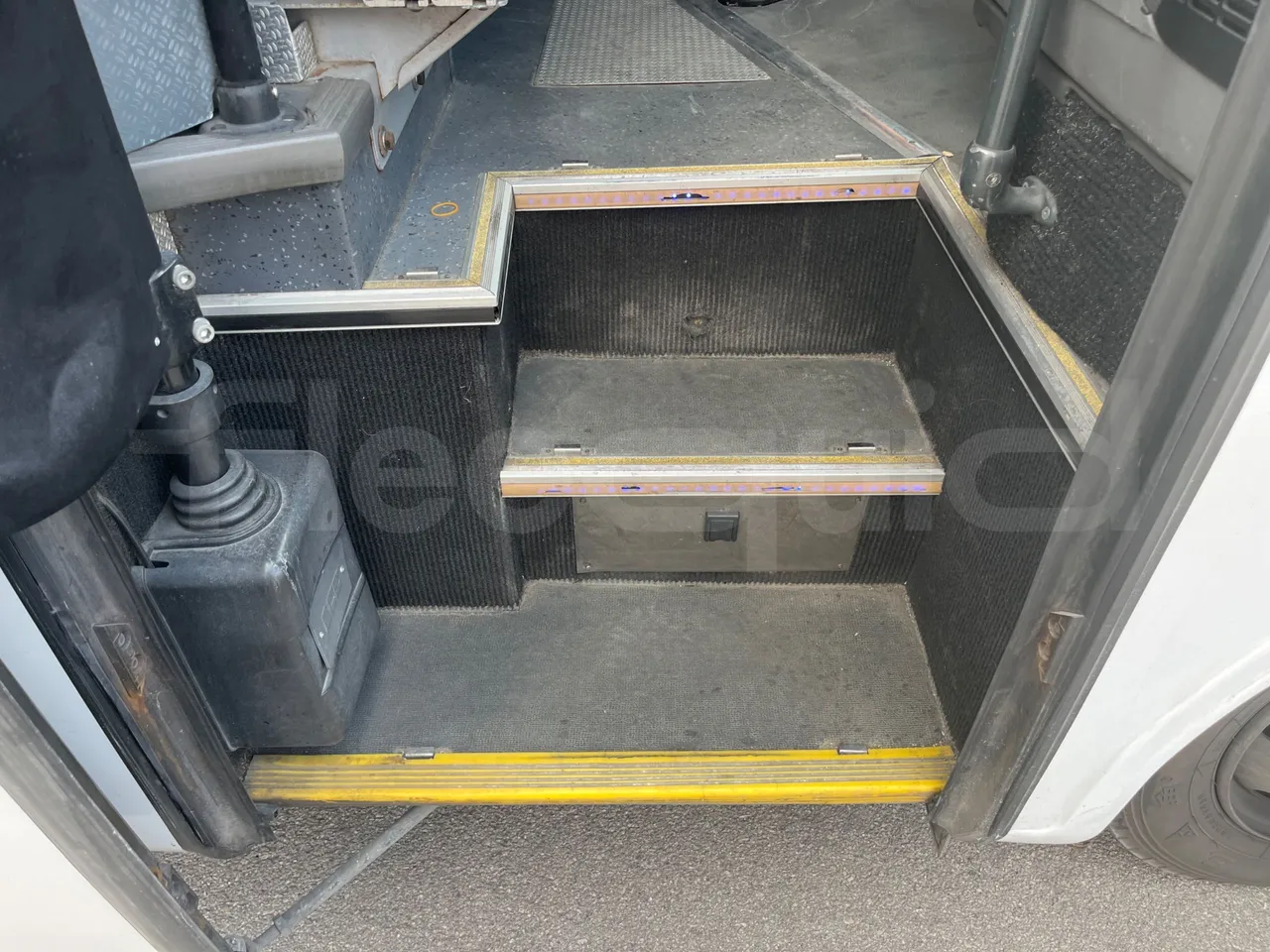 Mercedes-Benz 818 Sitcar - EUR5 - 130kW - 7.660m - jack and driver keys