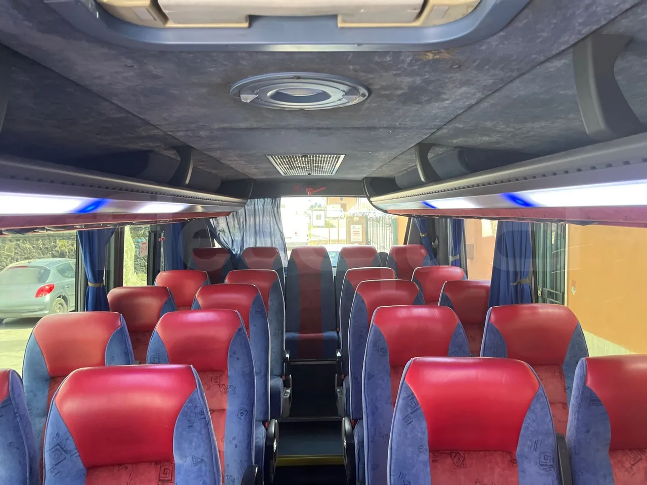 Mercedes-Benz 818 Sitcar - EUR5 - 130kW - 7.660m - reverse view middle aisle