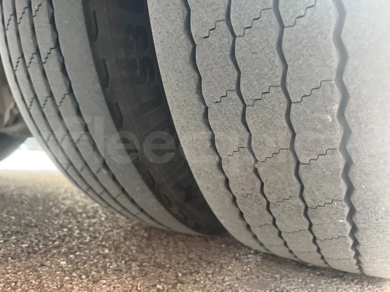 Mercedes-Benz 818 Sitcar - EUR5 - 130kW - 7.660m - tread condition third axle tires left