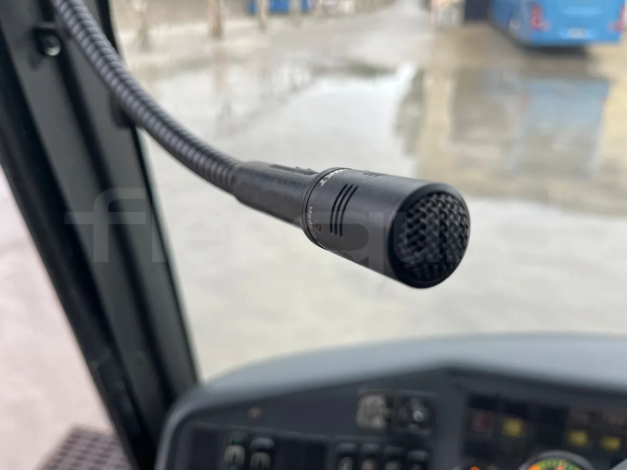 Setra S315 GT/ Euro 3 - 260 Kw - 12 Mt - hostes microphone accessories photo