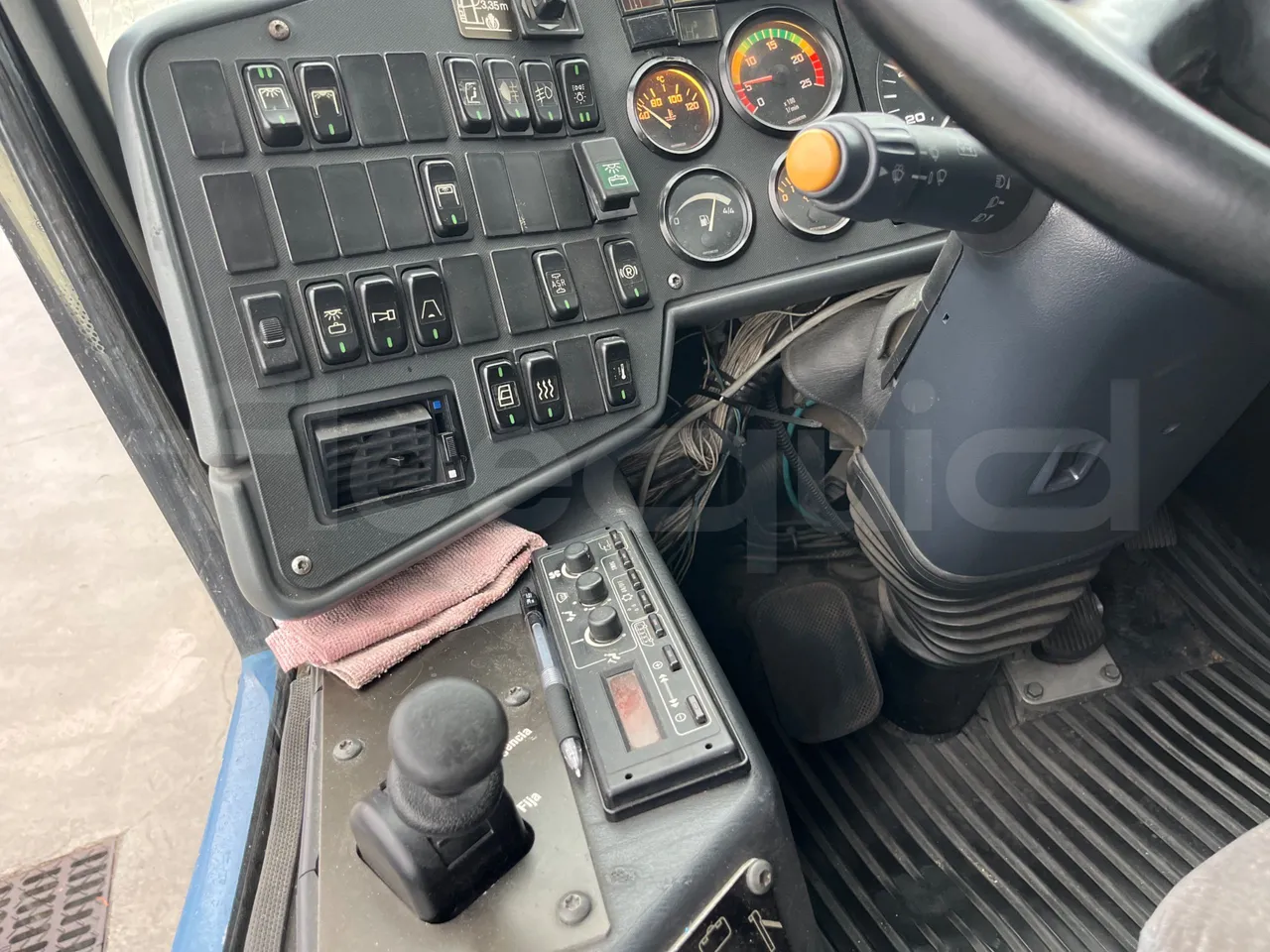 Setra S315 GT/ Euro 3 - 260 Kw - 12 Mt - onboard devices 1