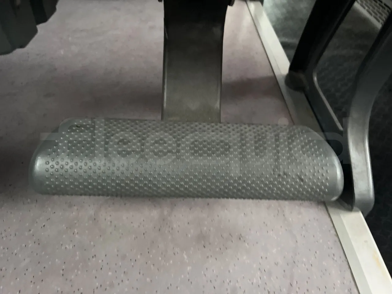 Setra S315 GT/ Euro 3 - 260 Kw - 12 Mt - footrest detail photo