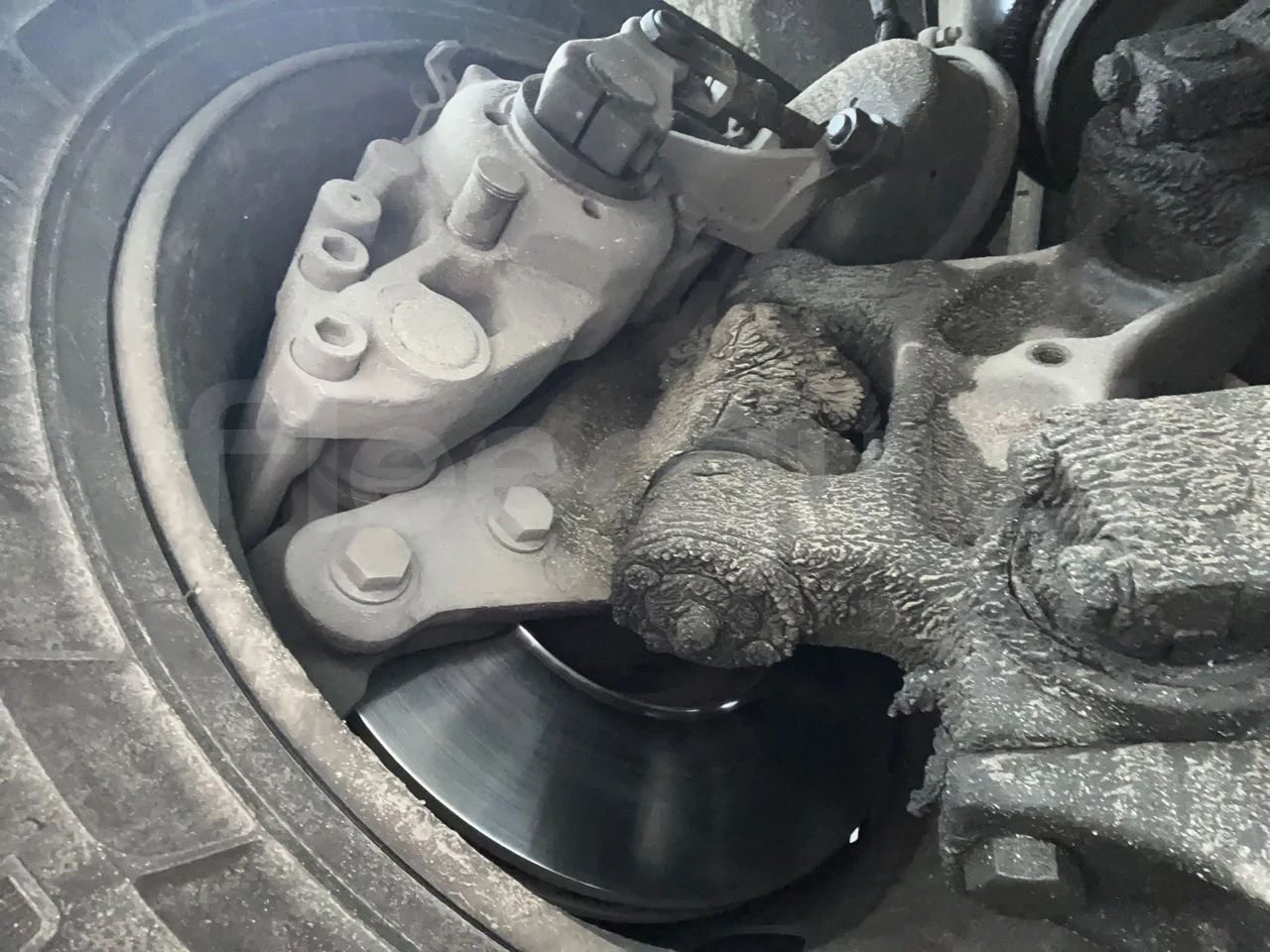 Setra S315 GT/ Euro 3 - 260 Kw - 12 Mt - front discs left