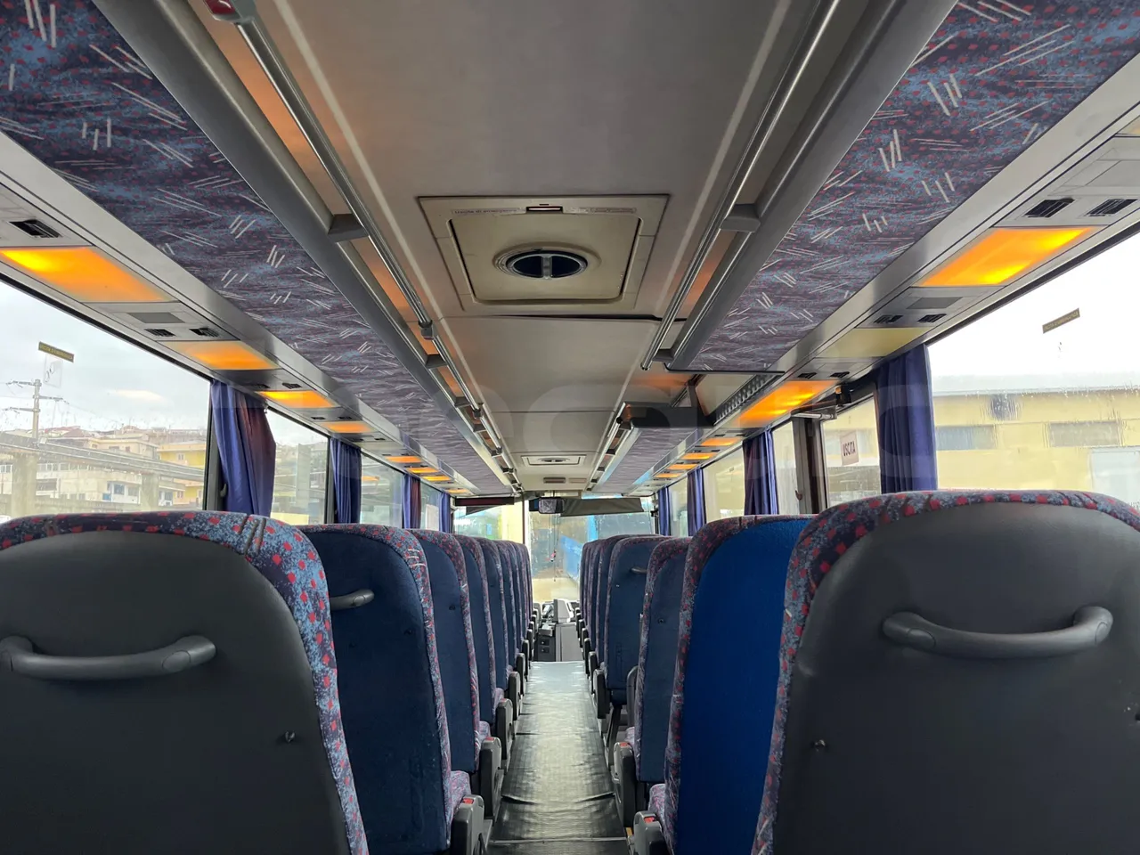 Setra S315 GT/ Euro 3 - 260 Kw - 12 Mt - forward view middle aisle