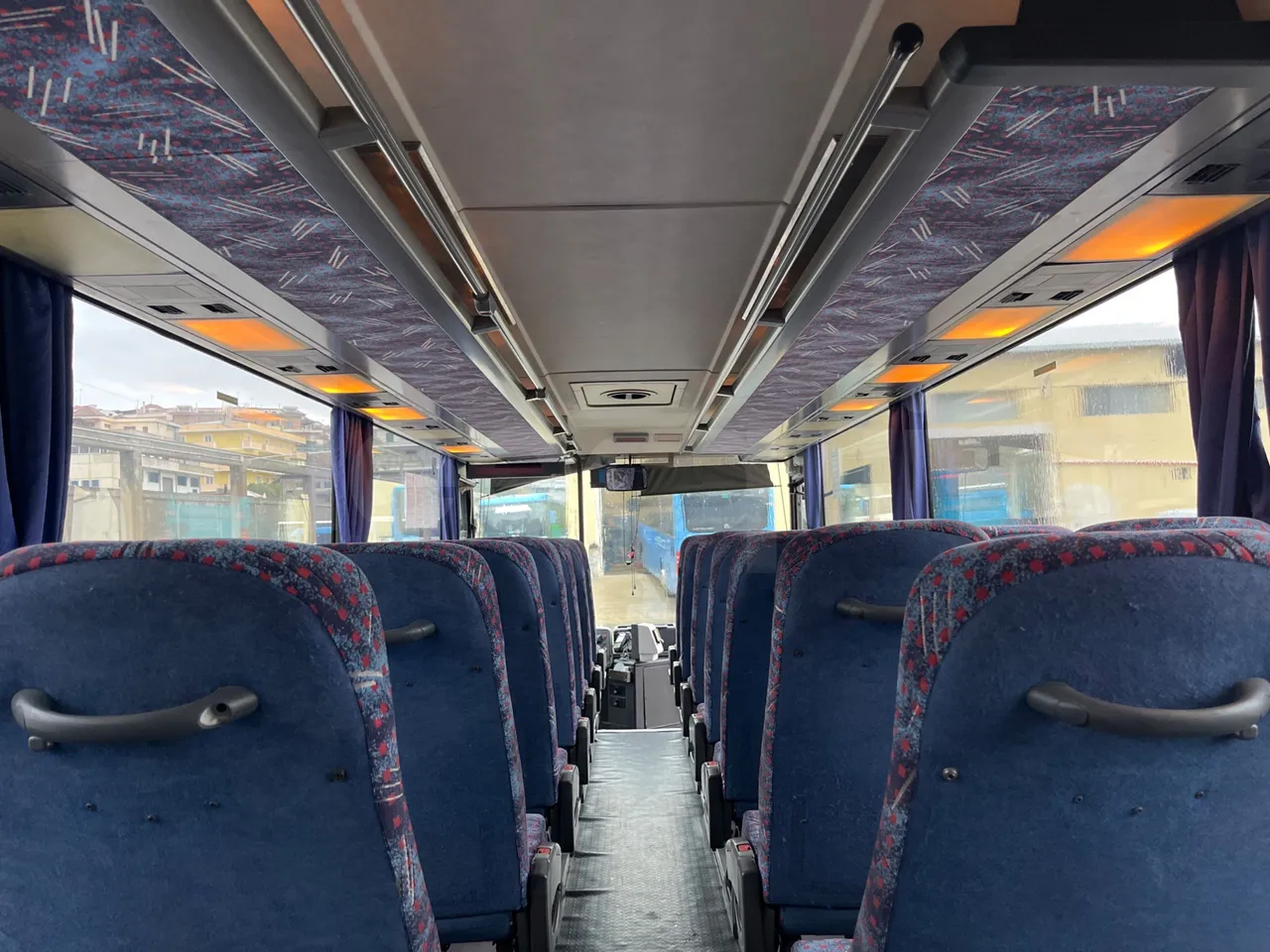 Setra S315 GT/ Euro 3 - 260 Kw - 12 Mt - forward view all seats last row height