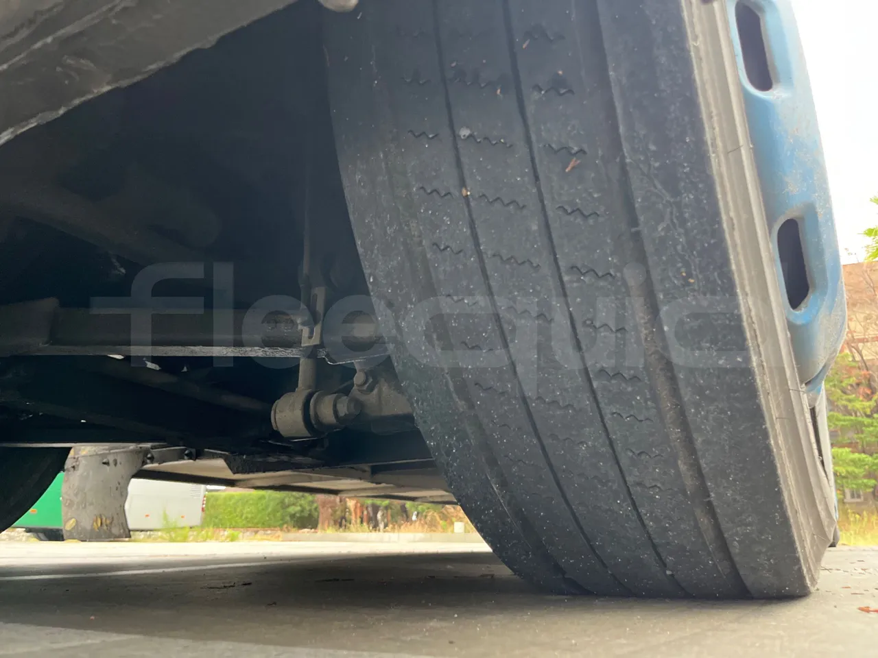 Setra S315 GT/ Euro 3 - 260 Kw - 12 Mt - tread condition front tires right