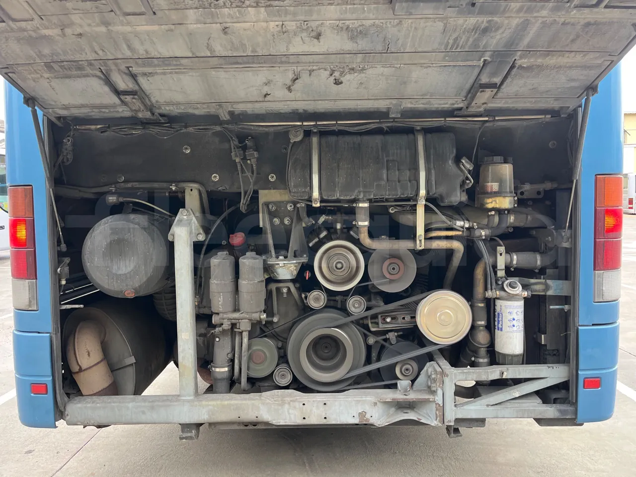 Setra S315 GT/ Euro 3 - 260 Kw - 12 Mt - rear hatch open