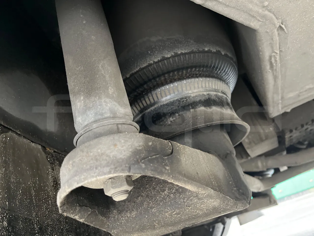 Setra S315 GT/ Euro 3 - 260 Kw - 12 Mt - axle 2 shock absorbers 1 left