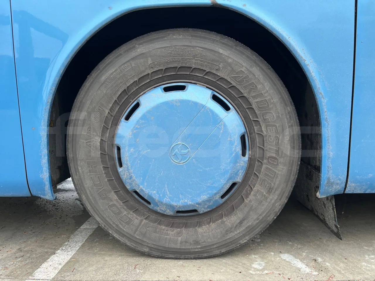 Setra S315 GT/ Euro 3 - 260 Kw - 12 Mt - front left tire measurements
