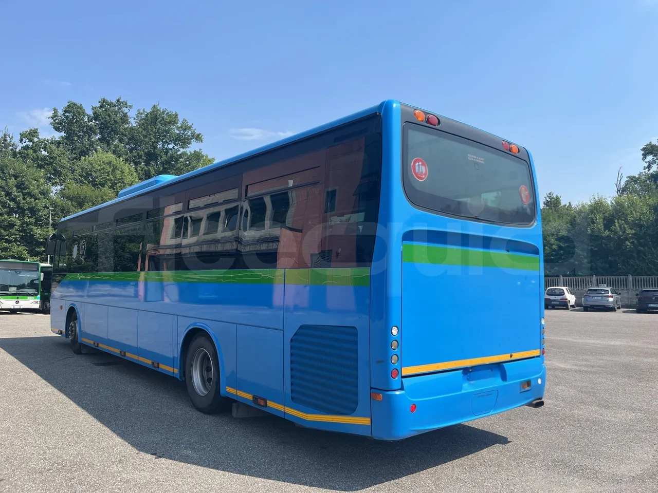 Iveco Crossway - 3/4 Rear Left Side