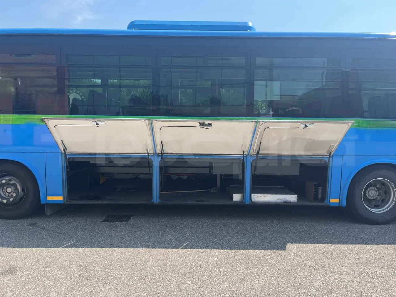 Iveco Crossway - Luggage Rack Left Side