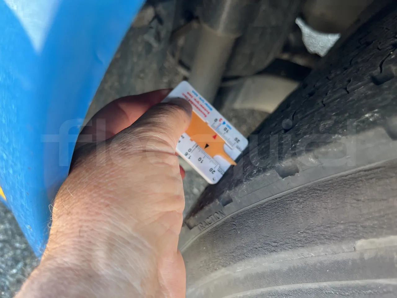 Iveco Crossway - Second Axle Left Side: Tyre Thickness