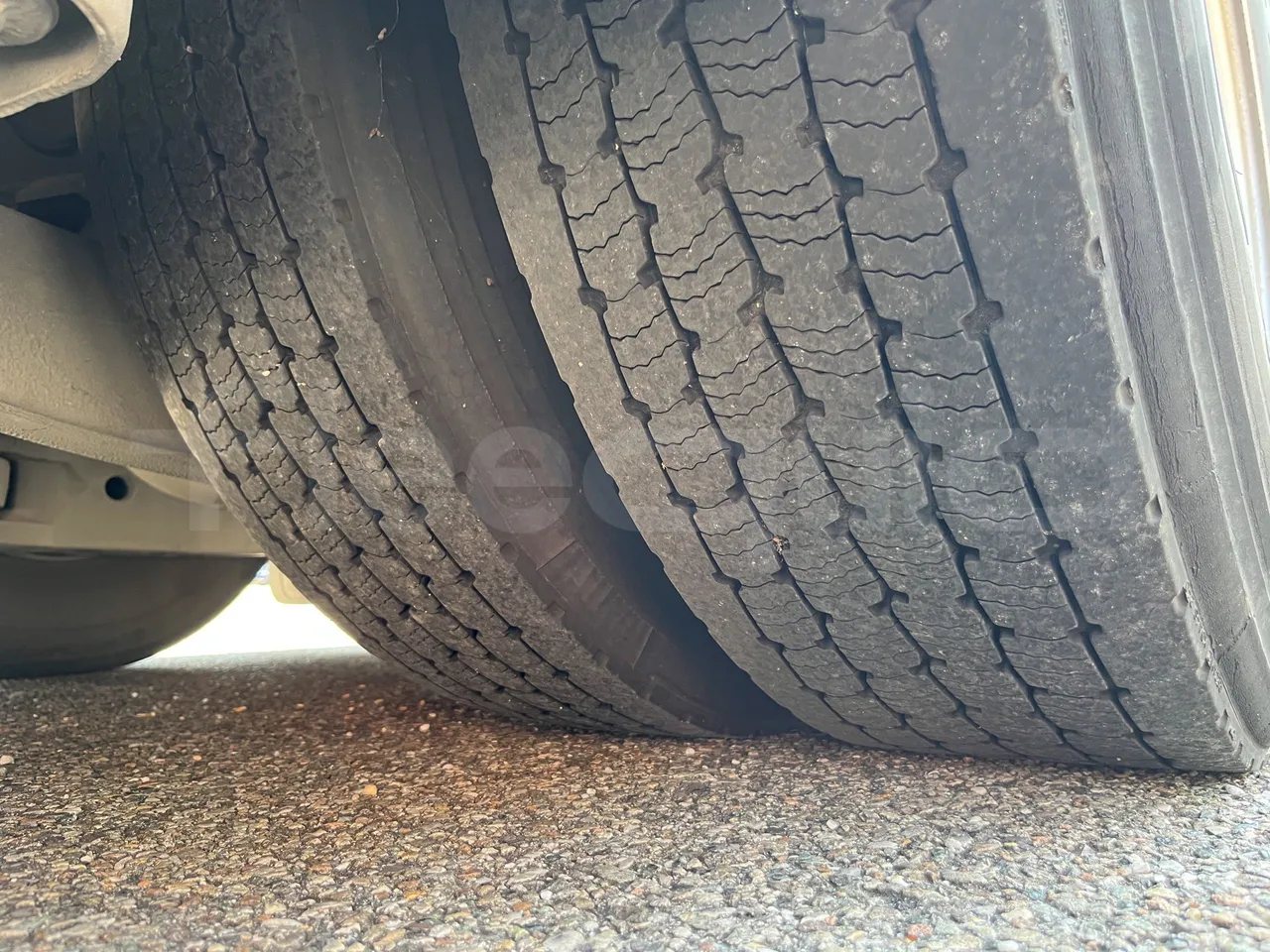Iveco Crossway - Second Axle Left Side: Tyre Tread