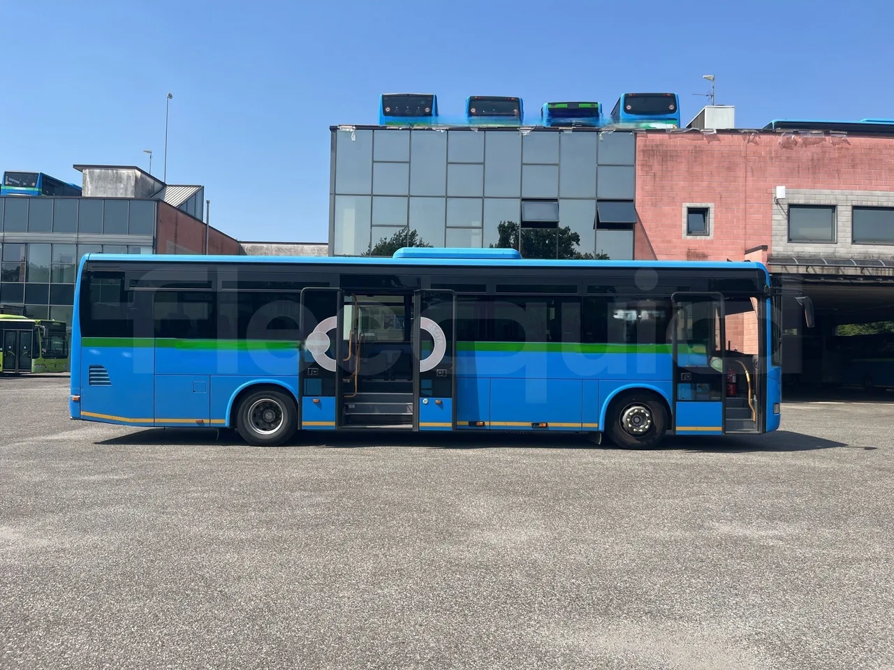 Iveco Crossway - Right Side Doors Open